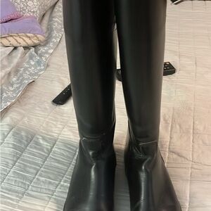 Sleek Black Leather Women's Riding Boots